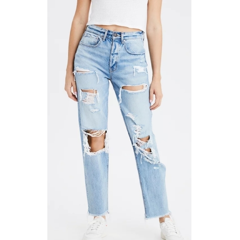 American Eagle 90s boyfriend jeans destroyed light wash ‘bllown out blue’ 000